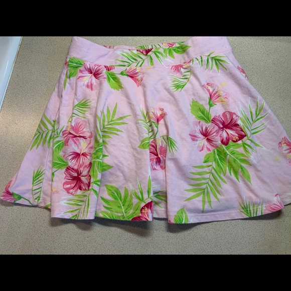 2 skorts & 1 pink skirt - Picture 2 of 10